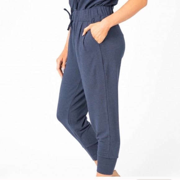 Agnes & Dora Pants - S Agnes & Dora Essential Crop Pant H05 4601